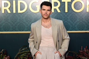 Luke Newton, actor de Colin Bridgerton en 'Bridgerton'