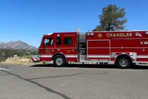 Rescatan a mujer que cayó en un pozo de 15 pies de profundidad en Chandler