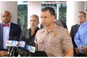 policia Miami Dade herido bala cabeza persecucion