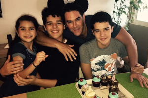 Mayrín Villanueva Eduardo Santamarina hijos