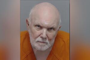 San Antonio violencia doméstica arresto Monte Vista apuñalamiento Texas Bexar County policía investigación esposa herida