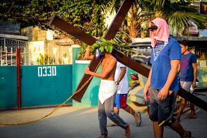 Así se vive la Semana Santa en Filipinas