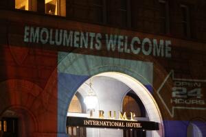 Proyecciones en el hotel trump