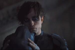 Robert Pattinson como Bruce Wayne y The Batman.jpg