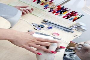 cómo-decorar-uñas1.jpg