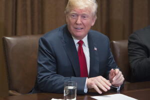 Ahora el presidente Trump lamenta que las "buenas noticias" económicas no las reflejen los mercados.