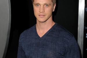 Actor Devon Sawa en 2011