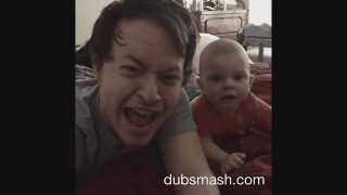 este-bebe-es-un-verdadero-imitador1.gif