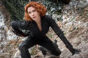 super-heroinas_scarlett.jpeg