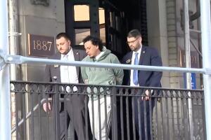 Procesarán por asesinato a hondureño que arrojó a veterano a las vías del tren.