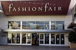 Una pelea en el Fashion Fair de Fresno dejó a dos menores heridos