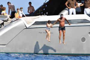 EXC David Beckham - Victoria Beckham - Sir Elton John - Harper Beckham - Brooklyn Beckham - David Furnis