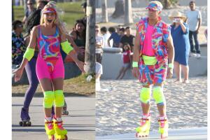 Margot Robbie y Ryan Gosling patinan set de Barbie Grosby.jpg