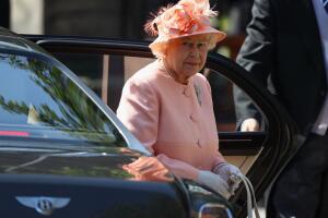 Zara Phillips Marries Mike Tindall In Edinburgh