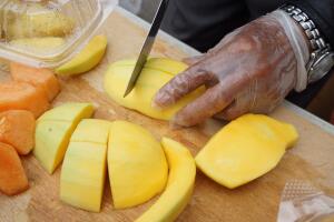 Vendedores ambulantes esperan que la Ciudad les otorgue licencias. 