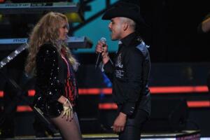 Artistas de POP junto a Regionall Mex