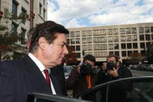 Manafort ya enfrenta serias acusaciones sobre lavado de dinero y fraude a las que se suman otras 32.