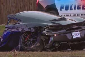 Coche se estrella contra la sede de Jabad-Lubavitch en Brooklyn, ¿hay heridos?