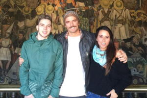 Julián Gil con sus hijos Nicolle y Julián Gil Jr.