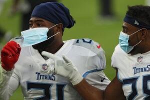 Jugadores vacunados de la NFL se aplicarían pruebas cada siete días