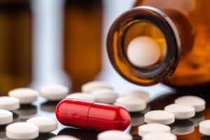 Entenda como a mistura de medicamentos pode prejudicar sua saúde