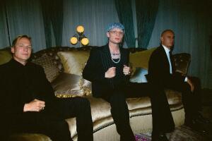 Peso Pluma presume cambio de look