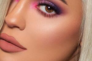 kylie-jenner-sombra-multicolor6.jpg