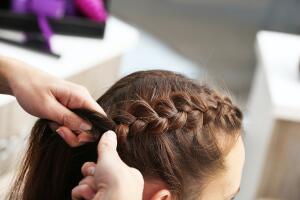 trenzas-media-colita-mujer.jpg