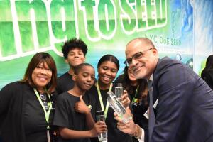 Anuncian programas educativos para niños especiales