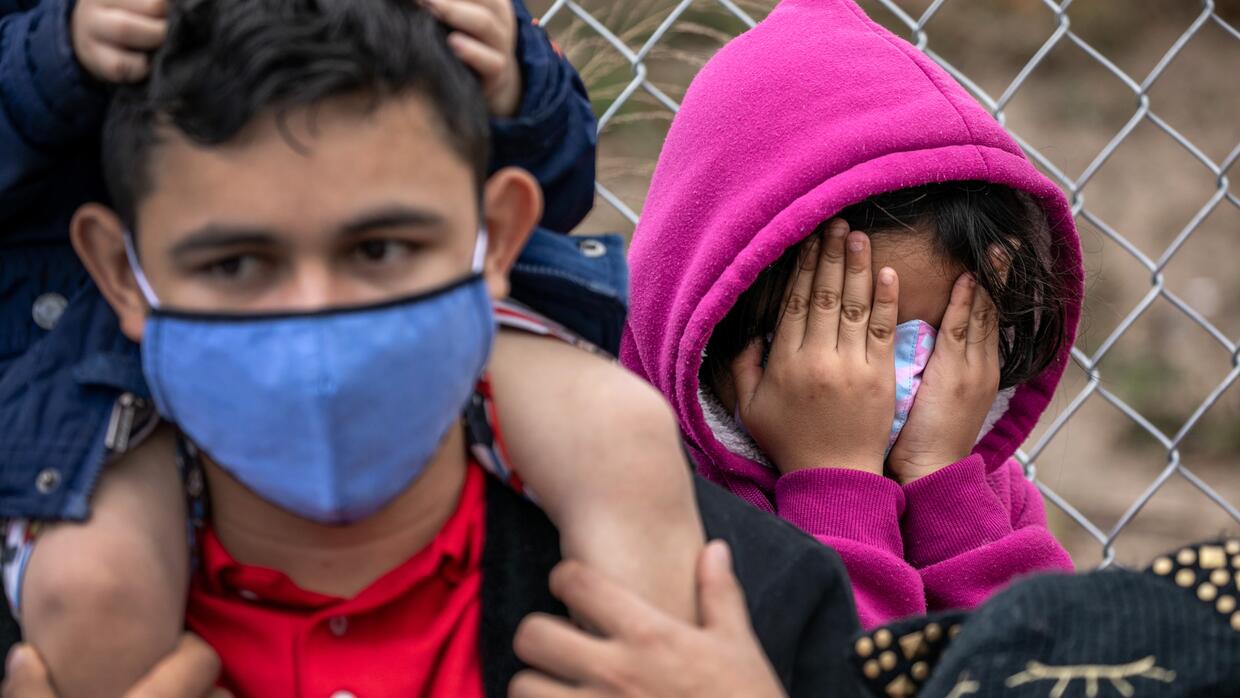 Presentan proyecto de ley para responder a la crisis migratoria en la frontera con México | Al Dia Media Presentan proyecto bipartidista para responder a la crisis migratoria en la frontera con México | Noticias Univision Inmigración | Univision