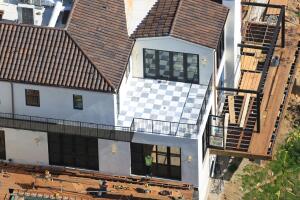 EXC Justin & Hailey Bieber mansion in LA