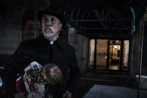 ANNABELLEMOVIEPRIEST.jpg