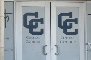 Padres denuncian bullying a su hijo en Central Catholic en San Antonio