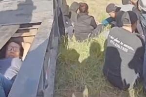 inmigrantes piso de madera remolque tráiler rescata DPS La Salle County Texas