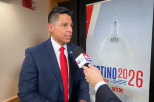 Carlos De La Cruz Distrito 35 San Antonio Donald Trump Partido Republicano español raíces hispanas Congreso Texas convención republicana Dallas