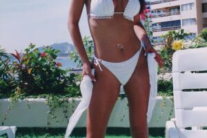 2204-NINELBIKINI2000.jpg