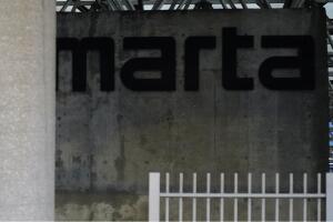 Arrestan a un hombre acusado de provocar un tiroteo cerca de una estación del metro en Atlanta