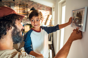 Padre e hijo trabajando juntos en Ultralets