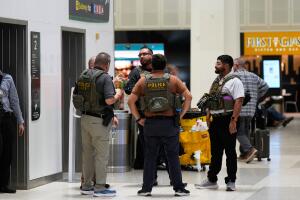 Agentes ICE en aeropuerto