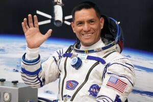 El astronauta de la NASA Frank Rubio artemis III