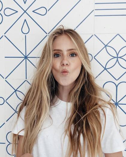 <b>Loreto</b> es hoy en día una adolescente de 14 años y tiene por delante una carrera prominente como artista y modelo.