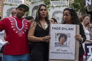 Liberan a Dylan López Contreras tras casi un año bajo custodia de ICE.