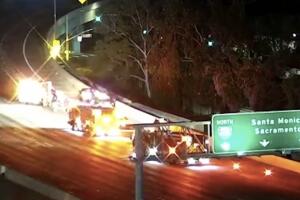 Niñas abandonadas en la interestatal 405 en Los Ángeles