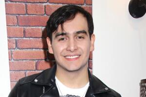 Amiga de Julián Figueroa niega que él le mandó mensaje antes de morir