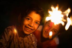 4OFJULYSAFETYFIREWORKSKIDS.jpg