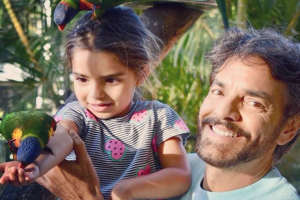 Eugenio Derbez y Aitana