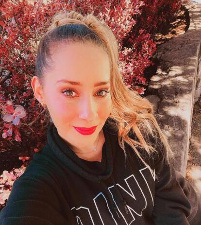 Actriz De El Dragon Pierde A Su Padre 4 Dias Despues De Ser Hospitalizado Por Coronavirus Famosos Univision