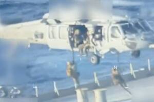 helicoptero buque petrolero venezuela