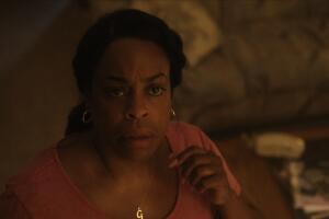 glenda-cleveland-serie-netflix-jeffrey-dahmer-