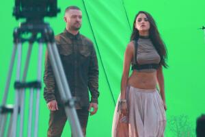 PREMIUM EXCLUSIVE Eiza Gonzalez Flashes Her Midriff while She Films a Music Video Next to Justin Timberlake